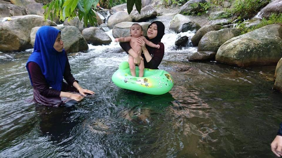 Villa Lopoh Waterfront Budget Chalets Hulu Langat Exterior foto