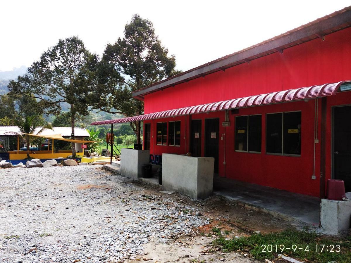 Villa Lopoh Waterfront Budget Chalets Hulu Langat Exterior foto